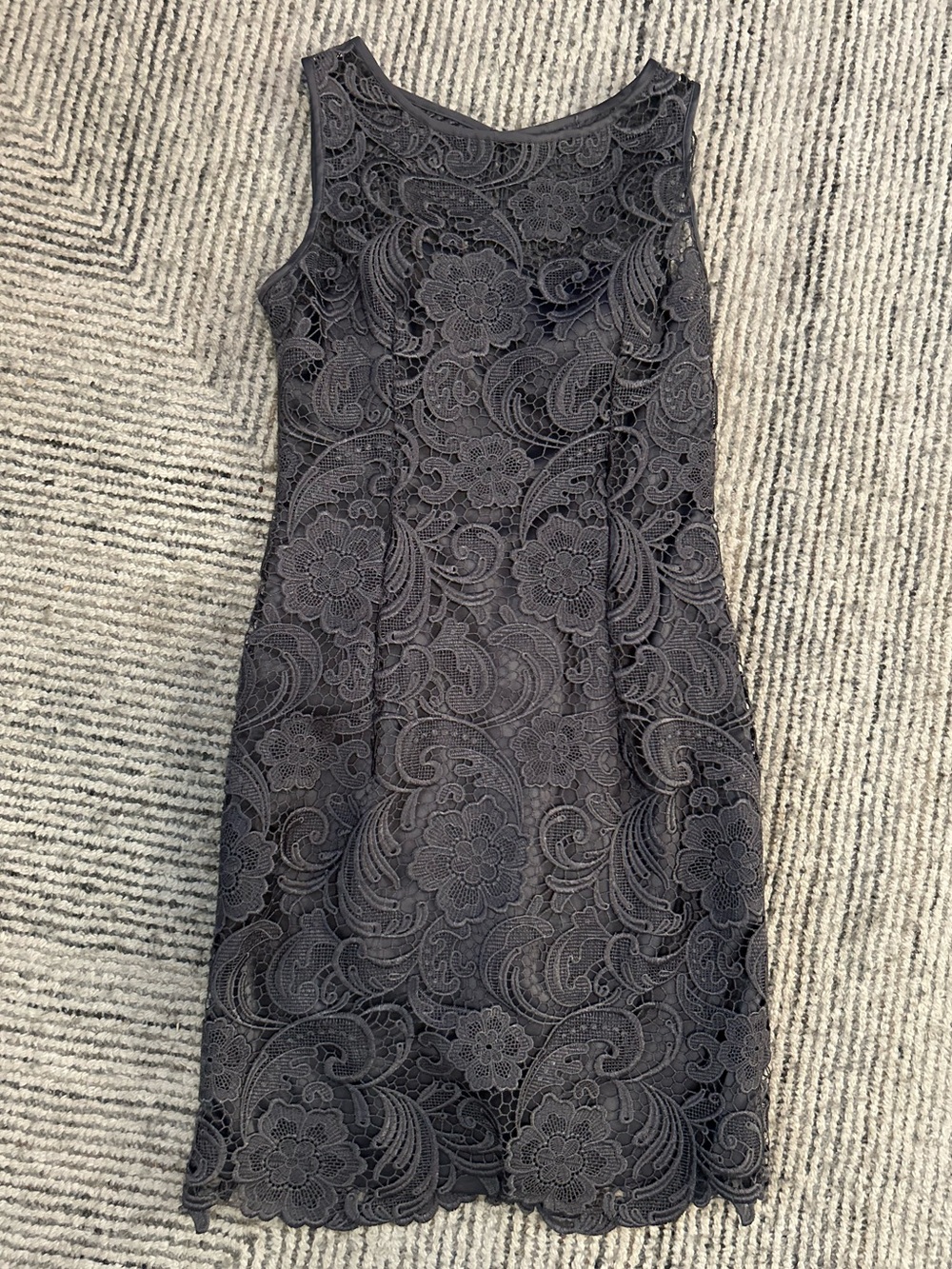 CACHE Sleeveless Floral Lace Sheath Dress Charcoal Gray Size 0 XS Crochet